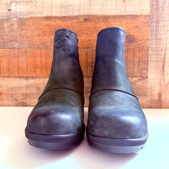 Sorel Joan of Arctic Wedged Chelsea Boots - Picture 3 of 8